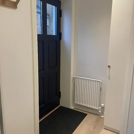 50 M Fra Torv, Total Nyrenoveret * Varde